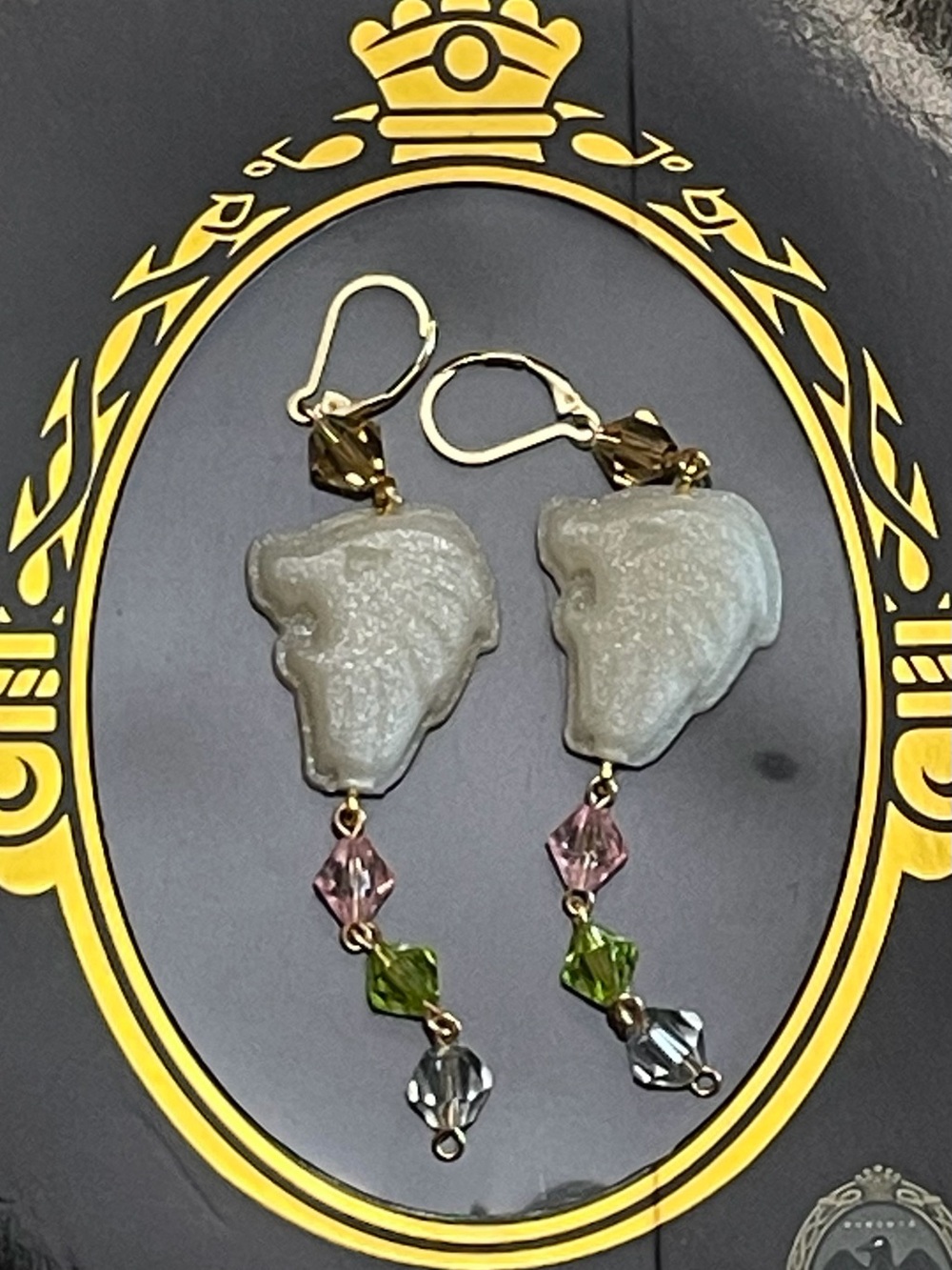 Twisted Wonderland Leona Kingscholar Inspired Groovy Candy Earrings (Gala)